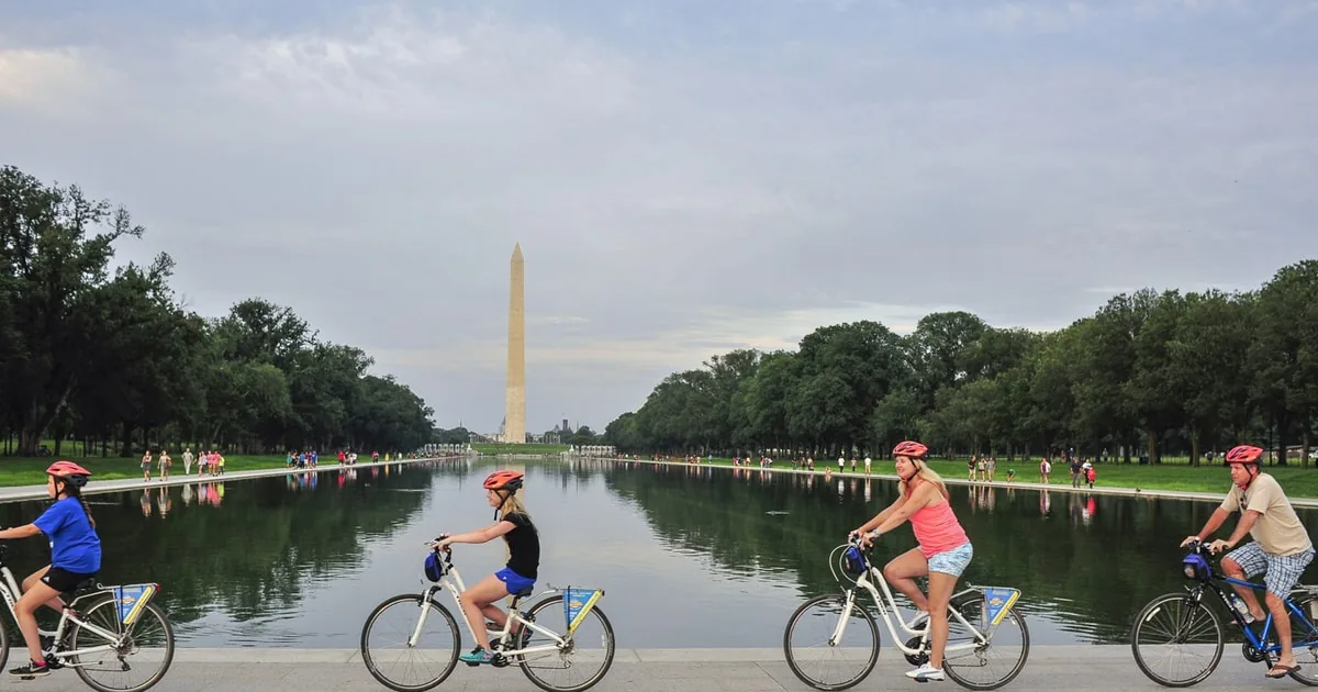The monuments and memorials bike tour