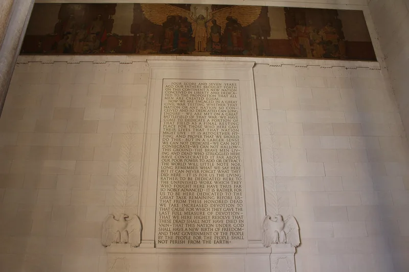 One of the two side walls of the chamber, carved with a Lincoln speech